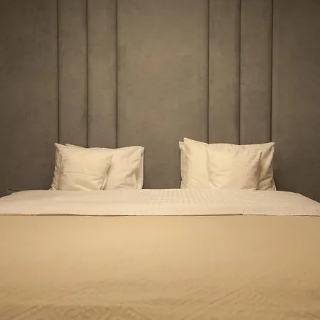 Shades Of Grey 124 - Cloud9 - Pipera - Floreasca - Barbu Vacarescu Area Boekarest