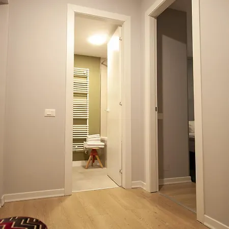 Shades Of Grey 124 - Cloud9 - Pipera - Floreasca - Barbu Vacarescu Area * Bukurešť