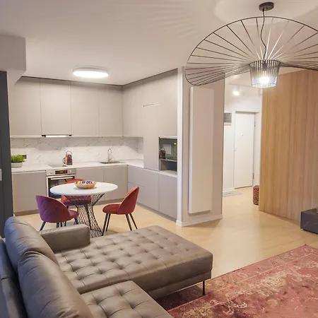 Shades Of Grey 124 - Cloud9 - Pipera - Floreasca - Barbu Vacarescu Area Bukurešť