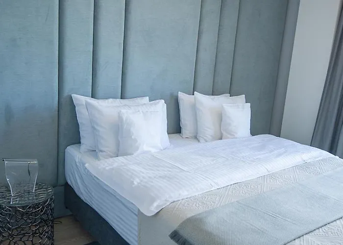 Shades Of Grey 124 - Cloud9 - Pipera - Floreasca - Barbu Vacarescu Area *