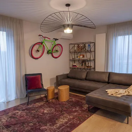 Shades Of Grey 124 - Cloud9 - Pipera - Floreasca - Barbu Vacarescu Area Apartment