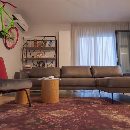 Shades Of Grey 124 - Cloud9 - Pipera - Floreasca - Barbu Vacarescu Area * Βουκουρέστι